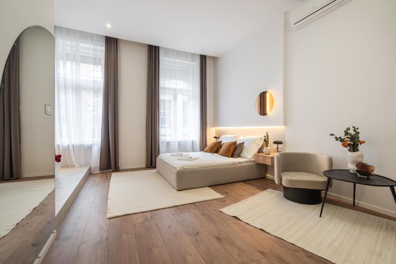 You Boutique Suites, Best Location By Bqa Budapest Eksteriør billede