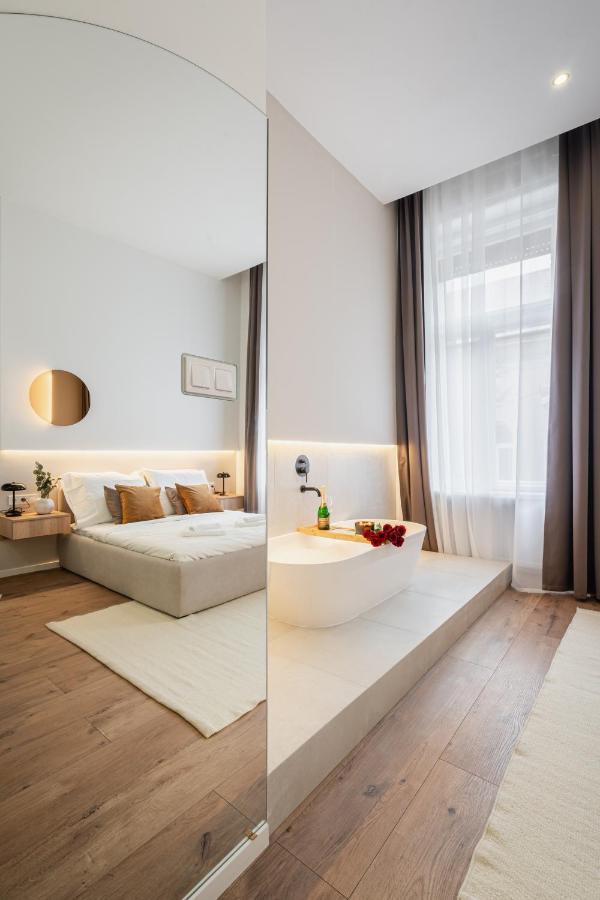 You Boutique Suites, Best Location By Bqa Budapest Eksteriør billede