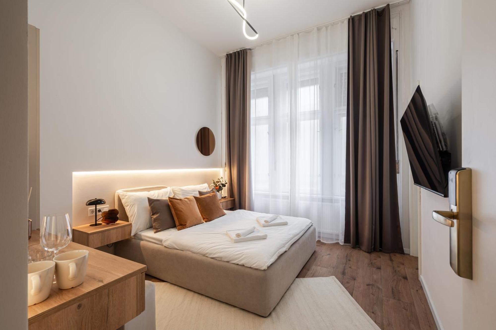 You Boutique Suites, Best Location By Bqa Budapest Eksteriør billede