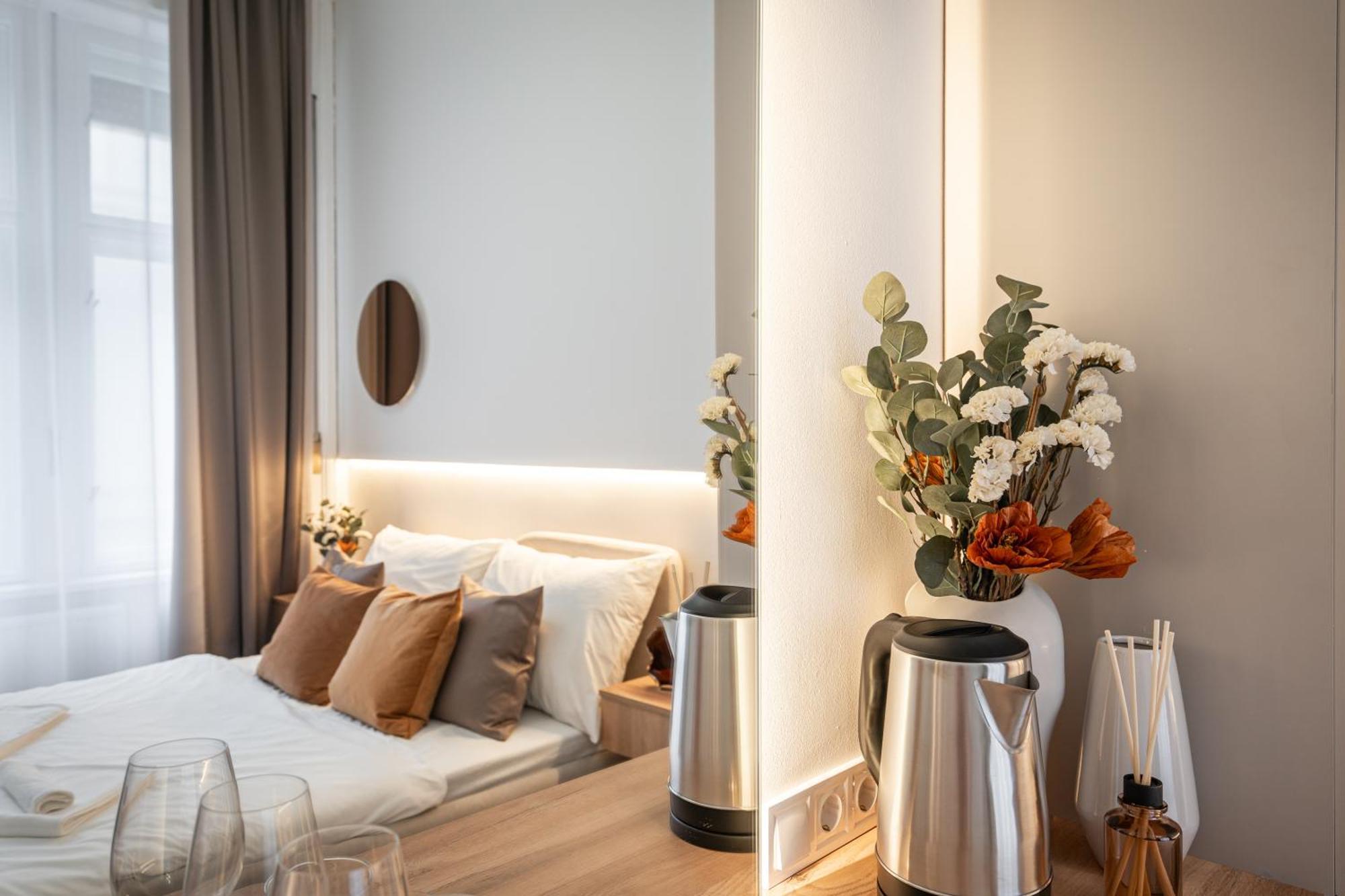 You Boutique Suites, Best Location By Bqa Budapest Eksteriør billede